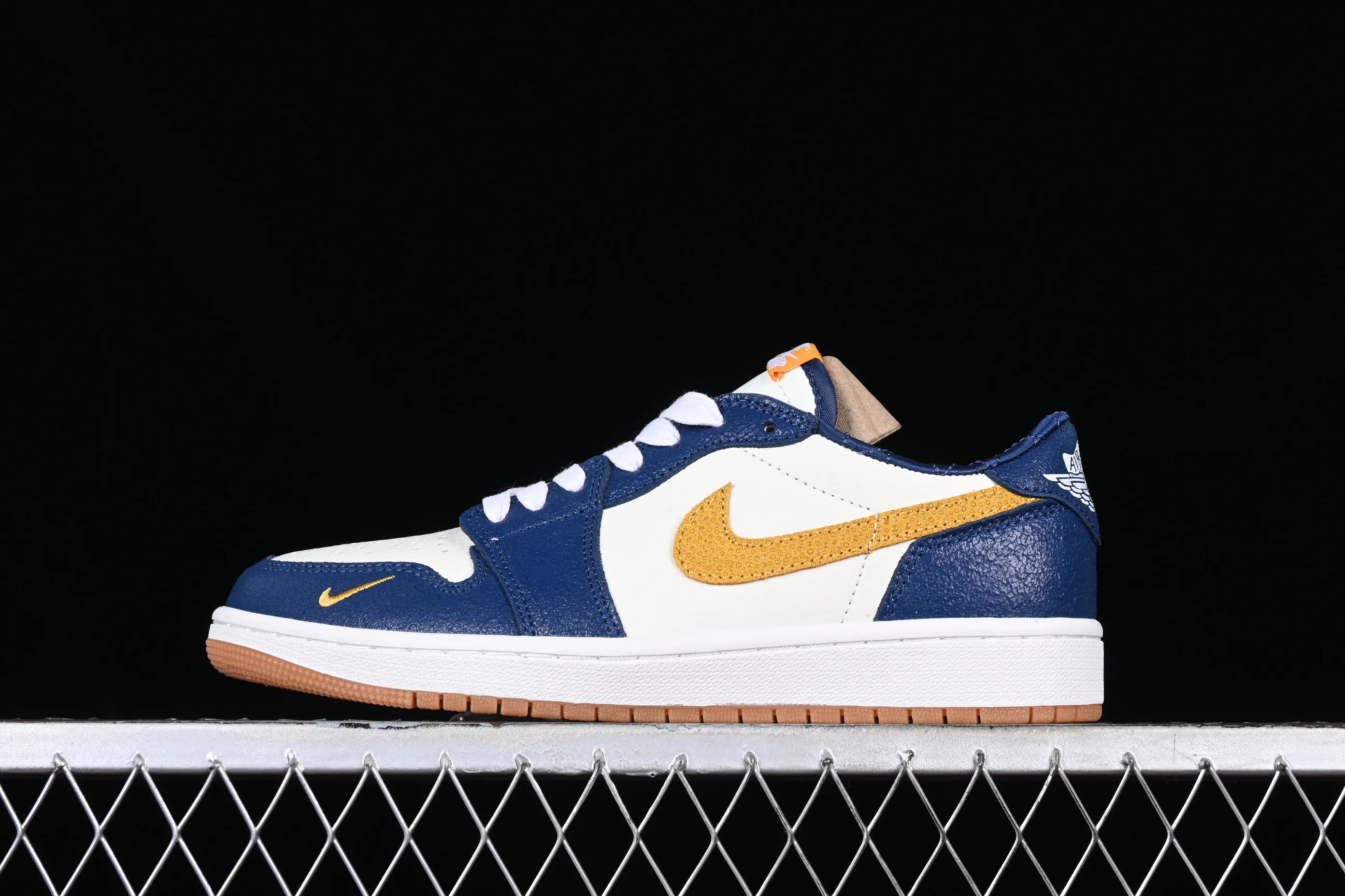 All categories Air Jordan Jordan series basketball shoes Air Jordan 1 Low Z version Air Jordan 1 Low OG AJ1 Joe 1 white blue yellow hook burst pattern low-top cultural casual sneakers CZ0790-103